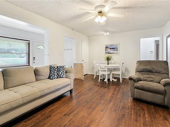 5th image of 847 Wayland Ct SE