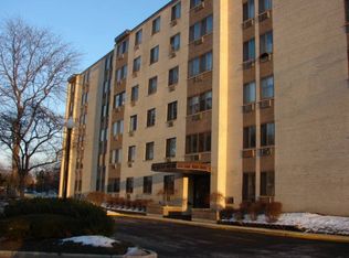 9745 S Karlov Ave APT 102, Oak Lawn, IL 60453
