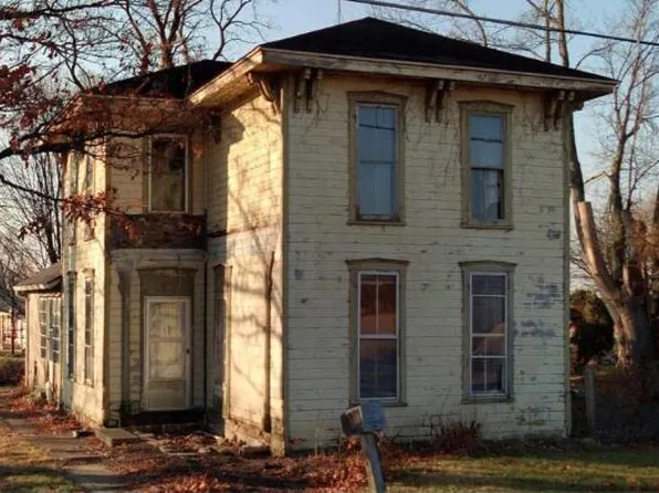 8021 Troy Rd, New Carlisle, OH 45344