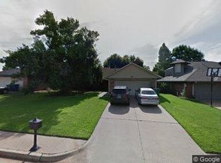 1702 Green Leaf Ln, Edmond, OK 73013