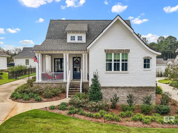 901 Geranium Dr, Fairhope, AL 36532