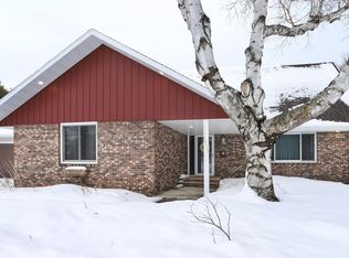1301 Elm Cir N, Fargo, ND 58102