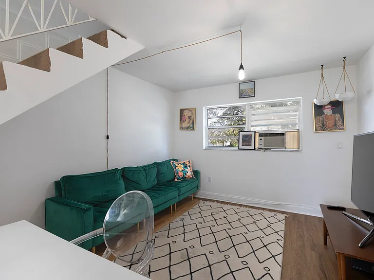 421 NE 68th St #7 — Photo 4