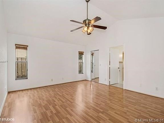 4th image of 449 NW 161st Ave