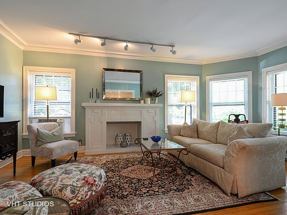 2nd image of 131 Kedzie Ave #1W