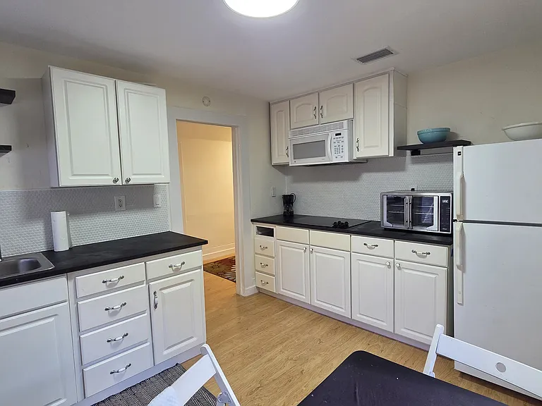 712 Downing St #B — Photo 3