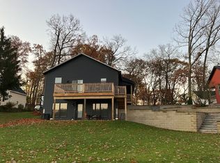 733 Treasure Island Dr, Mattawan, MI 49071