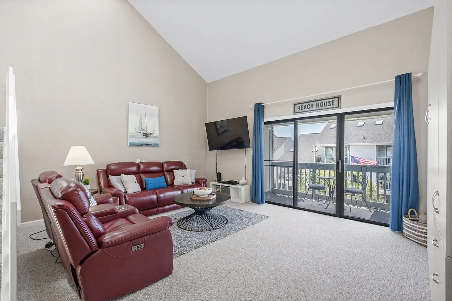 1 bed, 1.0 bath, 548 sqft, $3,308 — Photo 1