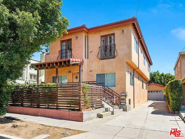 1652 Talmadge St — Photo 1