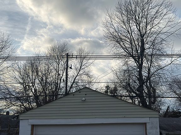 4th image of 5704 Southside Dr