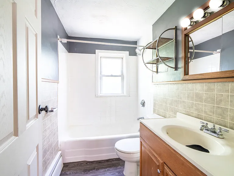 153 Commercial St #5 — Photo 3