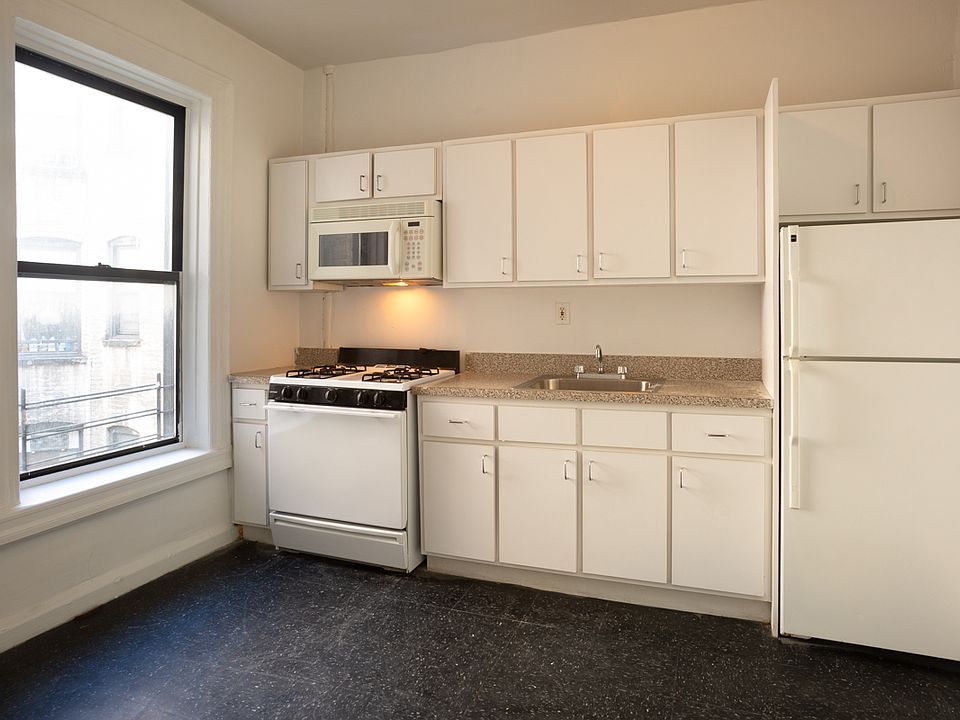 1st image of 153 Vermilyea Ave #4/D