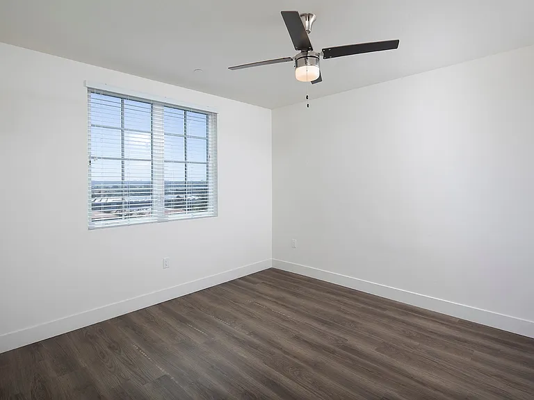 Mission West Lofts — Photo 10
