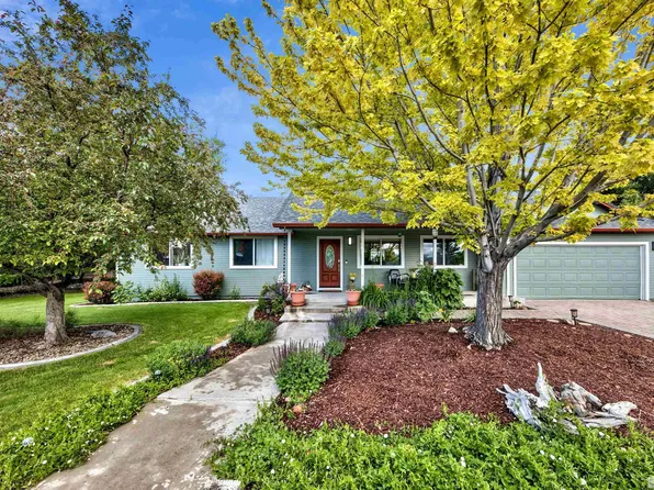 1874 Colt Ln, Gardnerville, NV 89410