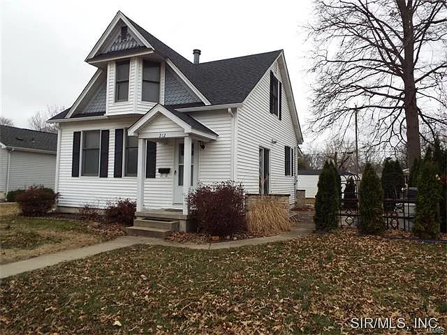 212 E 2nd St photo 1