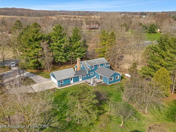 8251 S Dewitt Rd, Dewitt, MI 48820