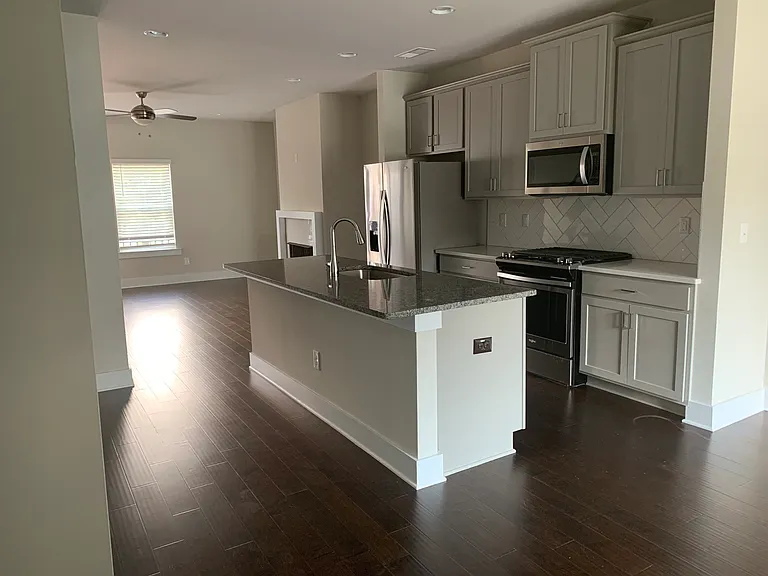 3778 Oxford Cir — Photo 5