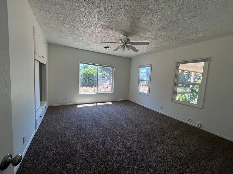 720 E Lassen Ave — Photo 13