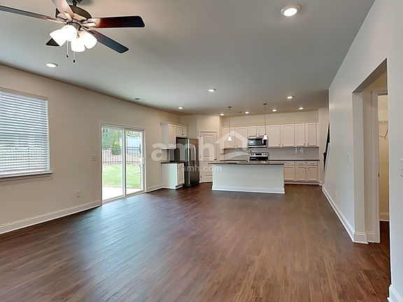 5th image of 2122 Windsor Park Ave