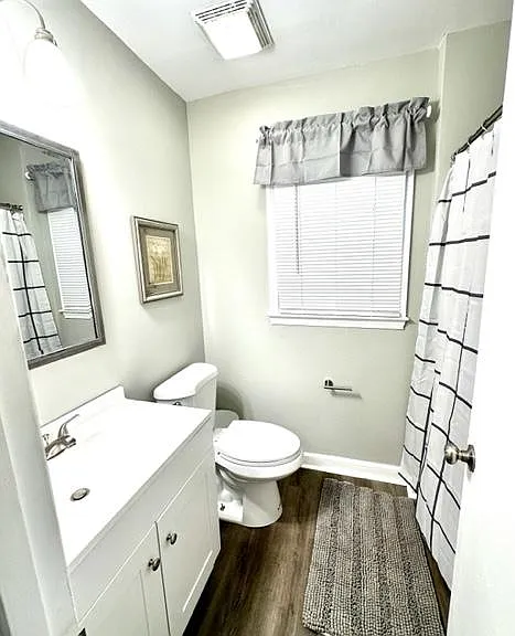 Walnut Wood Dr — Photo 2