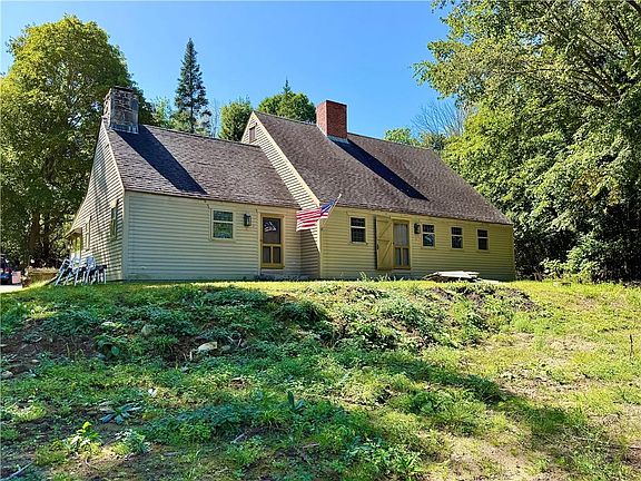 2nd image of 51 Elizabeth Ave