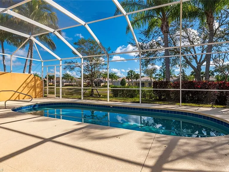 28329 Moray Dr — Photo 33