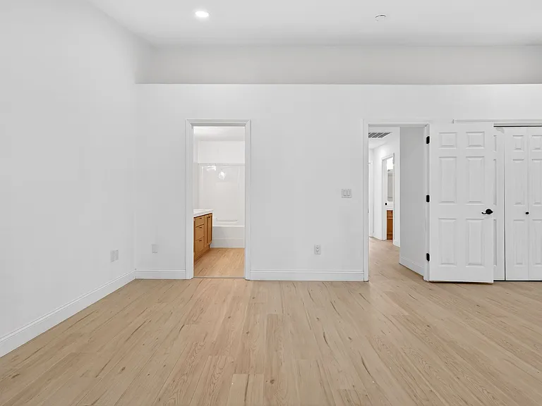 443 Harris Ln — Photo 13