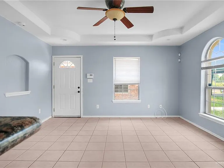 1608 W Portales Dr — Photo 9