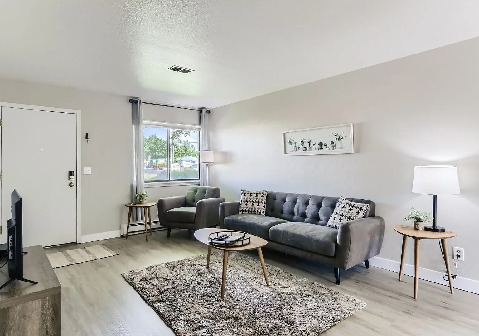Lease Special - 2 weeks free - Flats at 9th Avenue — Photo 2
