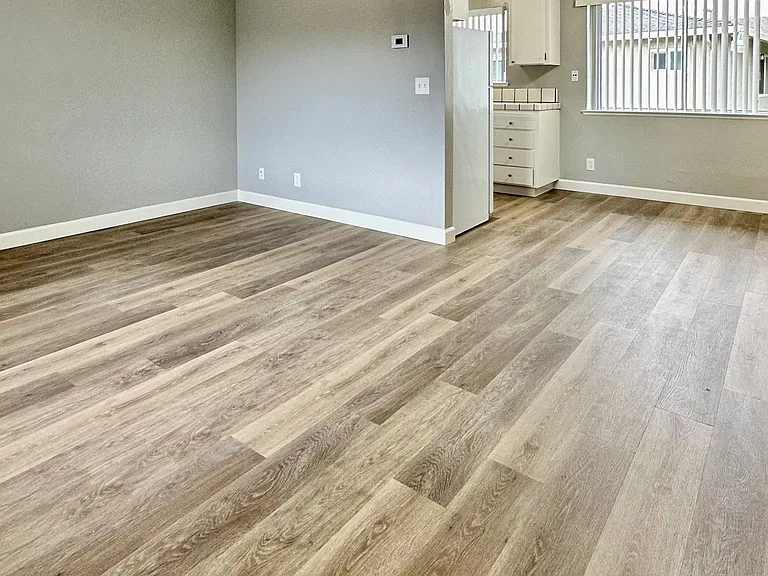 691 Ontario Ct — Photo 6