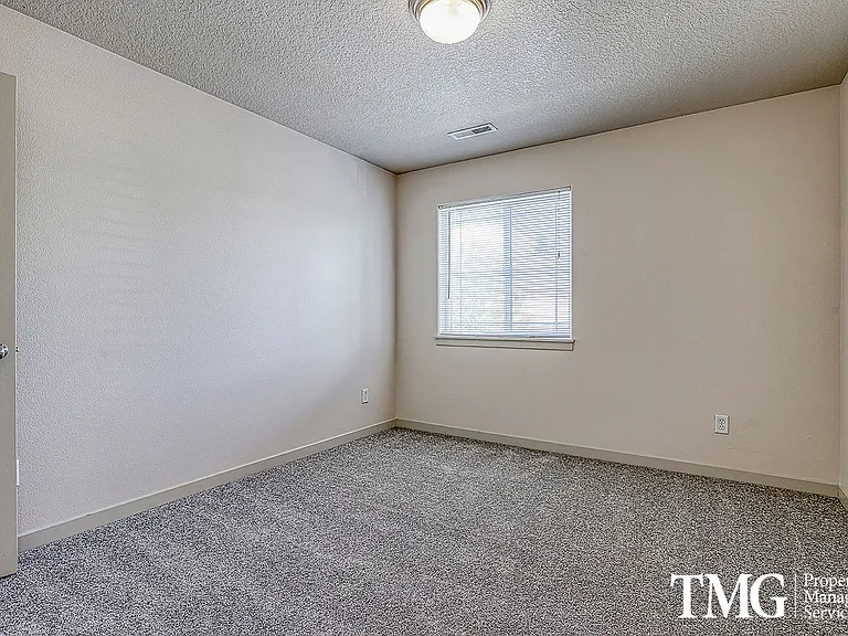 7419 NE 55th St — Photo 11