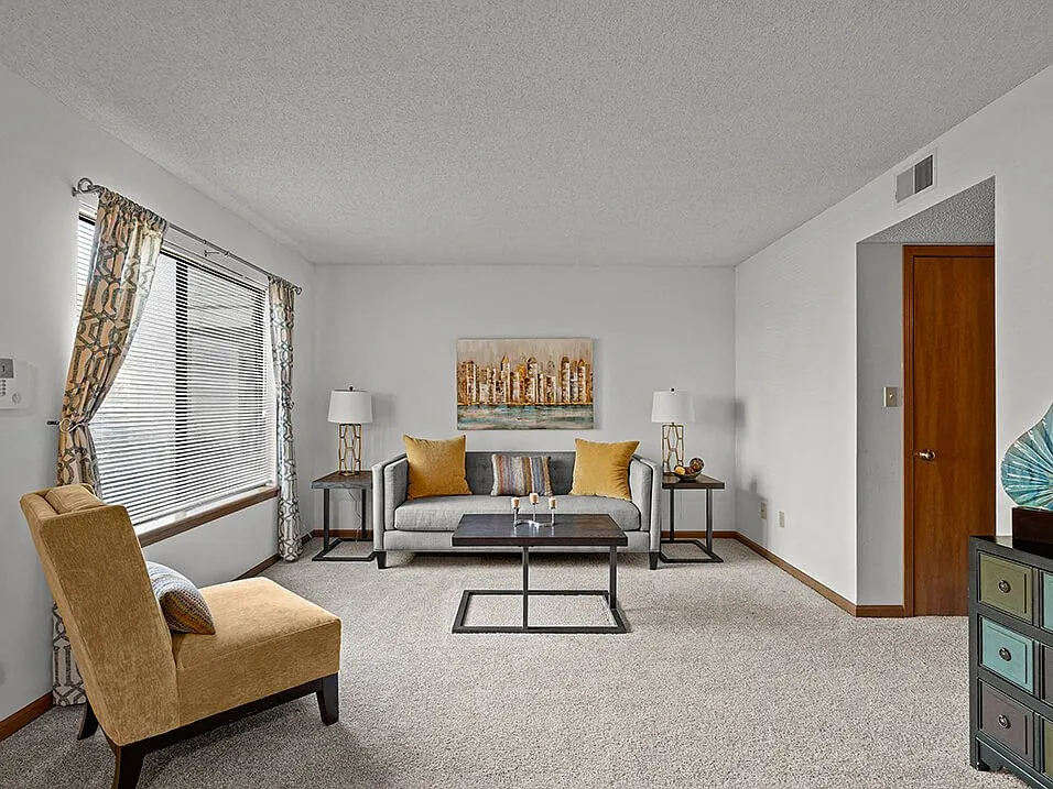 Villa West Apartments and Townhomes
