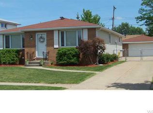 35 Nassau Ln, Cheektowaga, NY