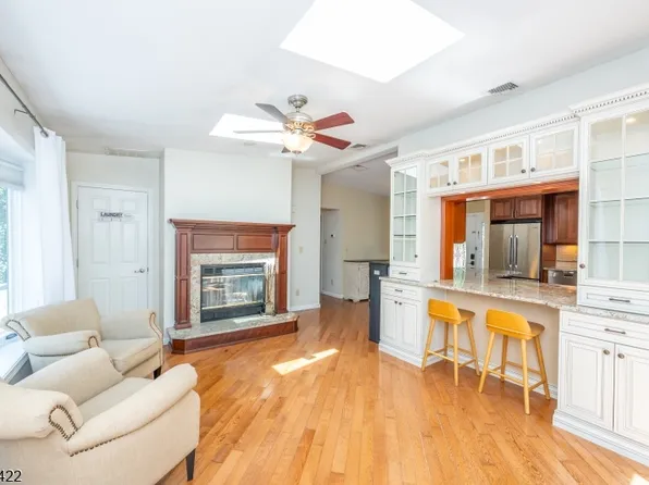 38 Oneida Ave, Hopatcong Boro, NJ 07843