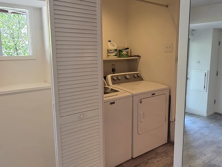 237 N Almenar Dr — Photo 32