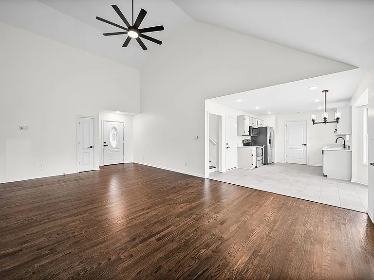 270 Harold Dr — Photo 8