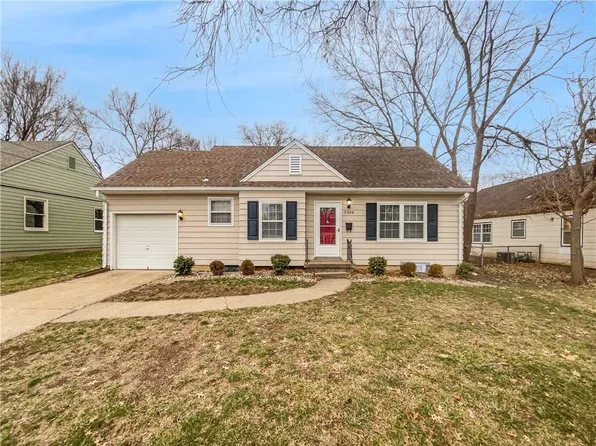 5204 W 49th Ter, Roeland Park, KS 66205