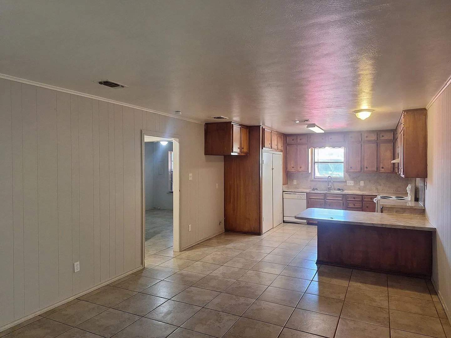 Affordable Living in Everman, TX | 2 Bed, 1 Bath for $1,050 — Photo 4