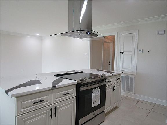 4th image of 3232 Nature Dr