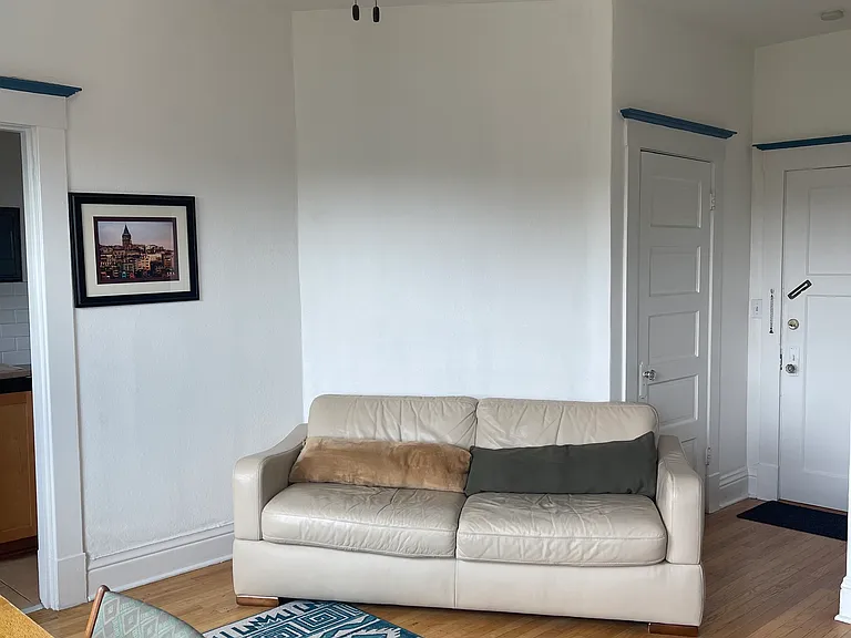 901 NE 43rd St #303 — Photo 6
