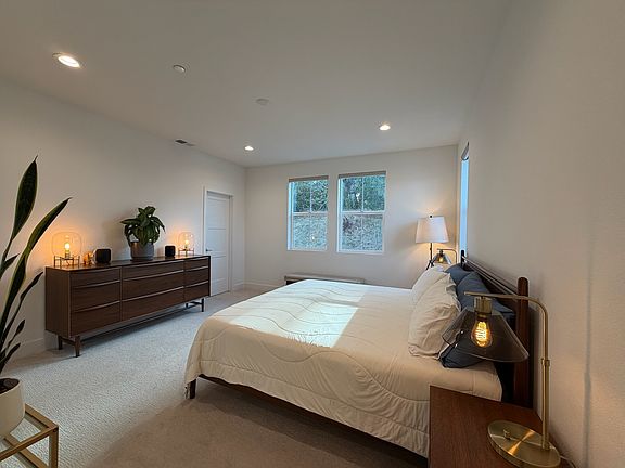 5th image of 649 Semillon Ln