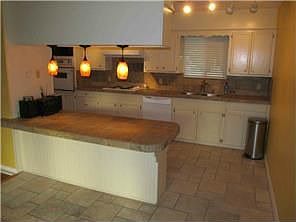 2nd image of 6010 Oakclaire Dr