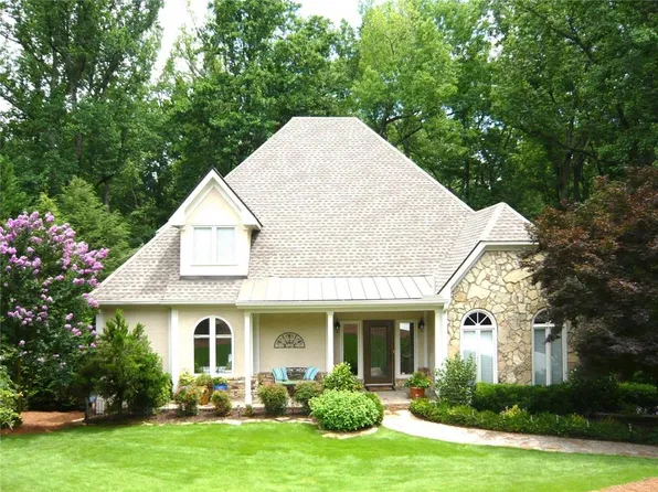 9370 Bluffwind Chase, Roswell, GA 30076