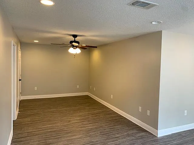 3 bed, 1212 sqft, $1,450 — Photo 4