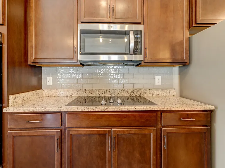 1008 Meadowview Ln — Photo 26