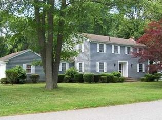 17 Fesser Ave, Bristol, RI 02809