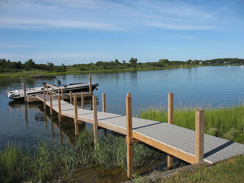 Deepwater dock