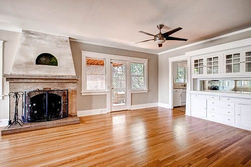 3rd image of 2921 Laurel St