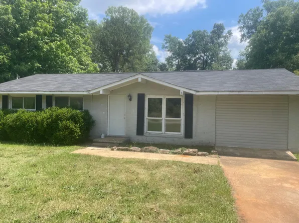 8 Glade Dr, Wedgefield, SC 29168