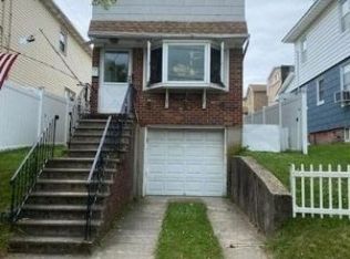812 Clintonville St, Whitestone, NY